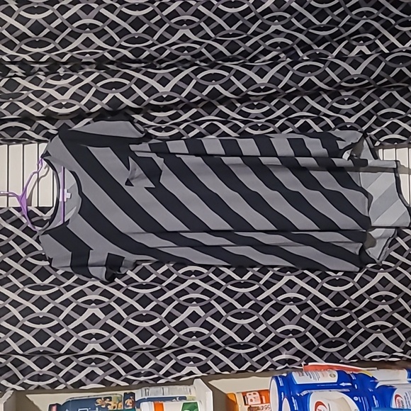 Lularoe Carly L. Black and Grey. - Picture 1 of 4